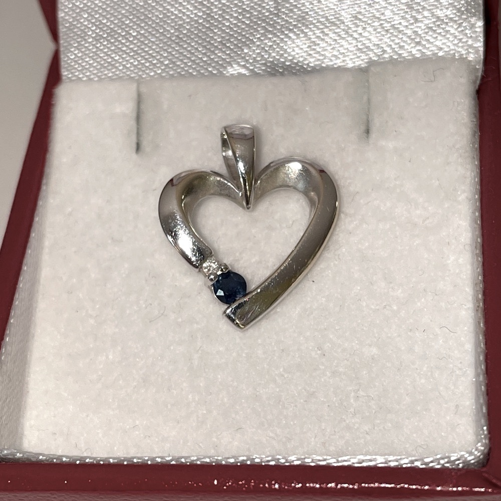Solid 14K White Gold Natural Blue Sapphire Diamond Heart Pendant for Necklace